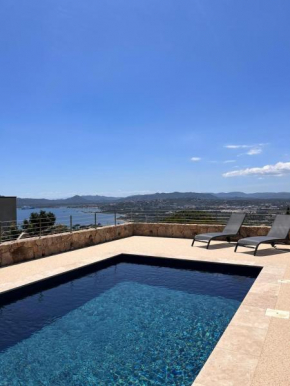 Villa MARINARCA sitew Porto Vecchio Marina di Fiori Vue mer piscine chauffée Clim plage à pied tennis
